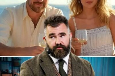 “Well, this is an interesting one… Did you know that Jason Kelce, Travis’ brother, has certain boundaries he isn’t allowed to cross with our Queen, Taylor Swift? ⛔️😳 Jason and Travis have a very strong bond, so his relationship with Taylor is important to him. He knows his limits and does not dare to cross them. Here’s everything we know about their very interesting dynamic. Check the comments and enjoy! 👇😊⬇️”