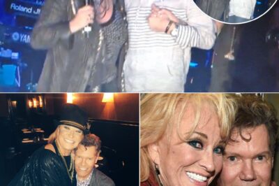 The crowd came for a show—but they got a moment they’d never forget. Tanya Tucker sent shockwaves through the audience when she brought country legend Randy Travis on stage for a heartwarming surprise. The two shared a warm, friendly kiss, and as Travis turned to leave, he faced the crowd with a heartfelt “Bye” and “I love you.” But the magic didn’t end there. As he walked off into the wings, Tucker’s voice filled the air with the timeless words of his iconic song, “Forever And Ever, Amen,” turning a simple goodbye into a memory that will echo forever.